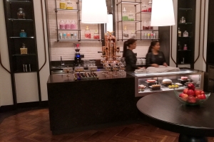 Fairmont Quasar IST tea parlour