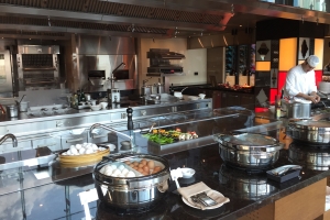 Swissôtel Bosphorus IST show kitchen